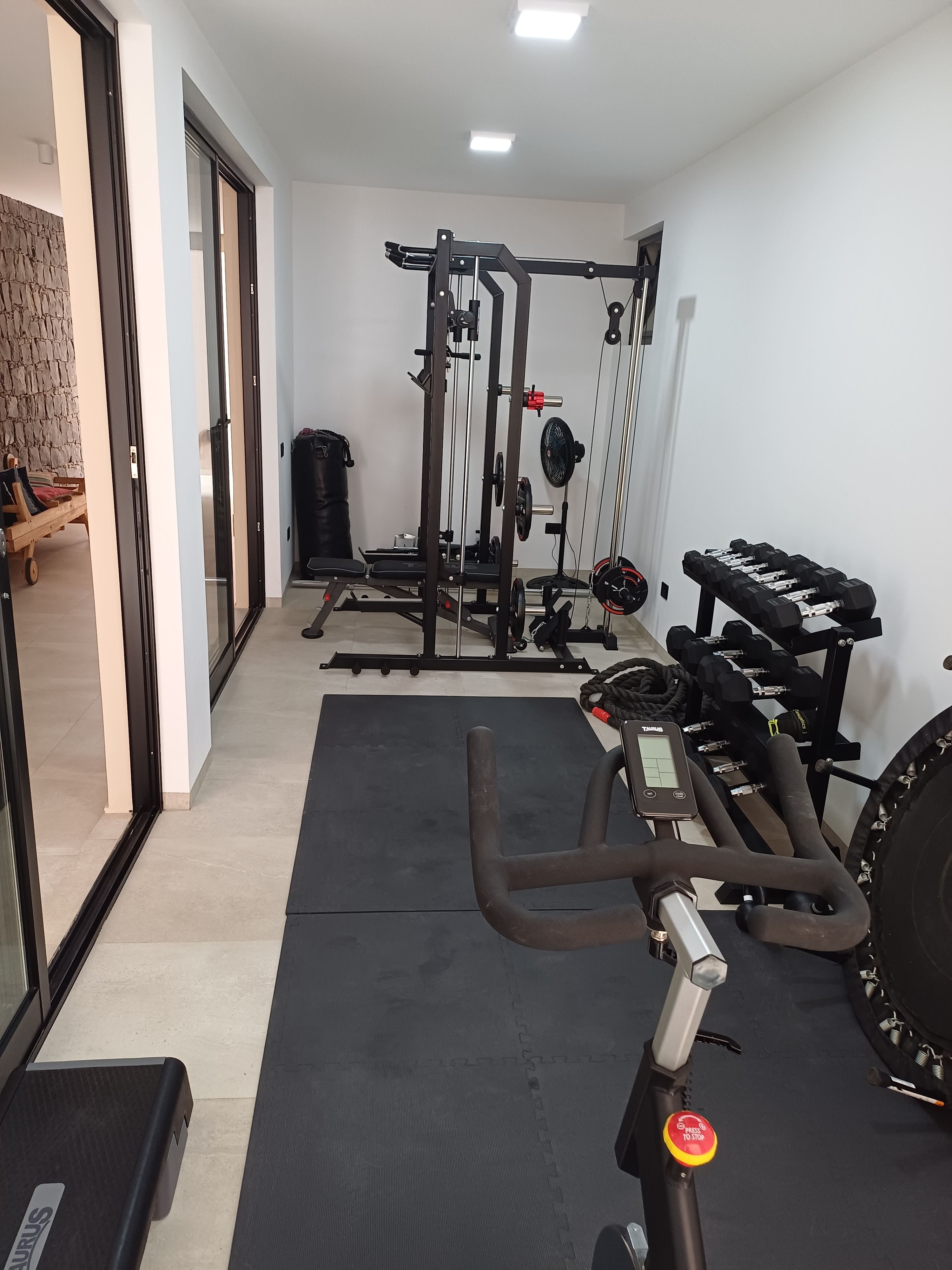 Salle de sport équipée
